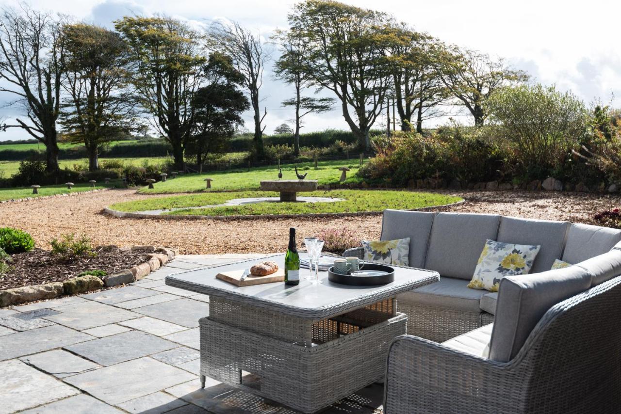 Trevidgeowe Farmhouse Bed and Breakfast Bodmin Esterno foto